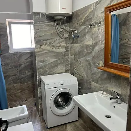 Rezidenca Hasanaj 39-40 Apartment