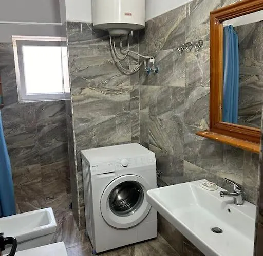 Rezidenca Hasanaj 39-40 דירה